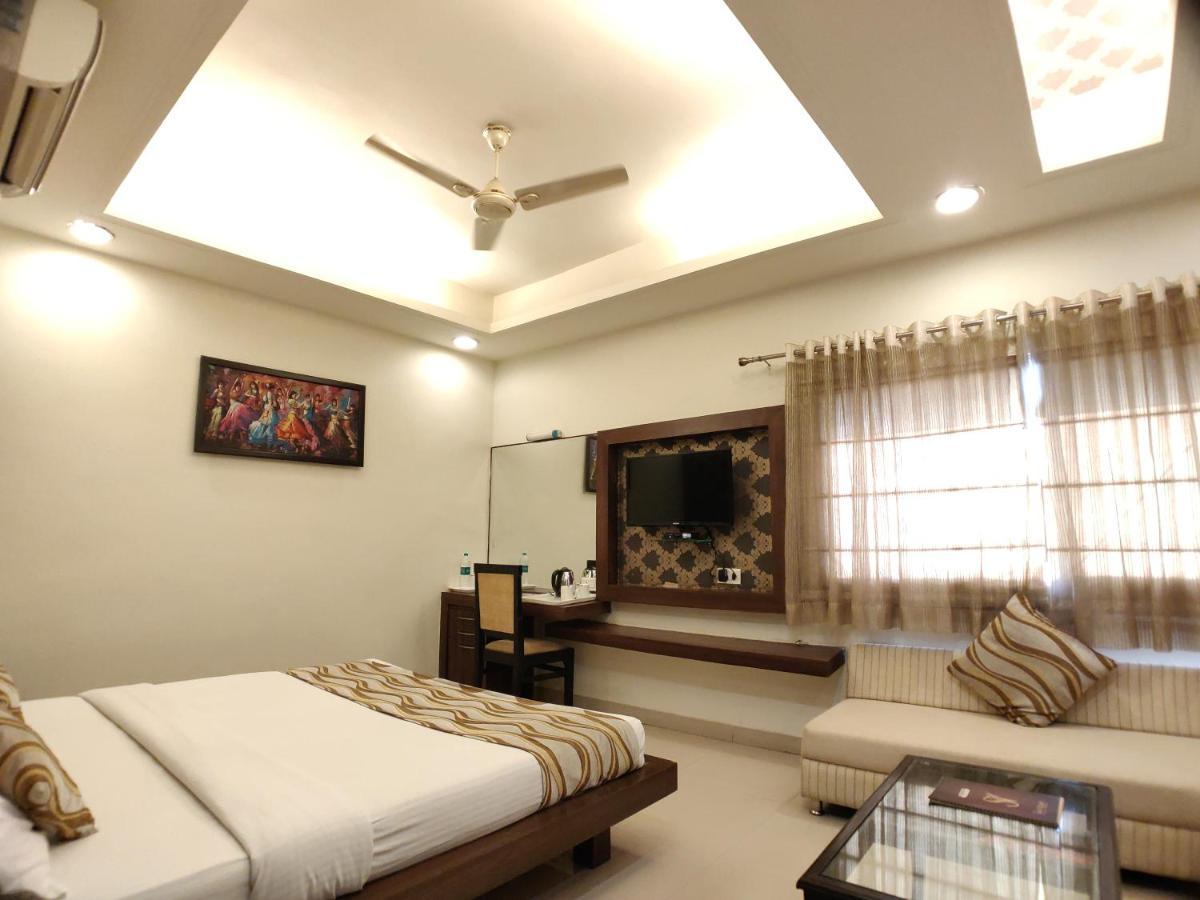 Hotel Shiv Vilas Bhopal Zewnętrze zdjęcie