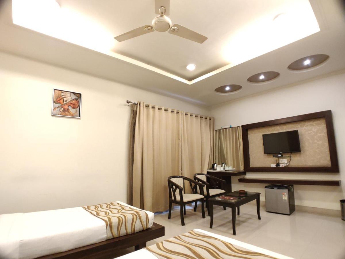 Hotel Shiv Vilas Bhopal Zewnętrze zdjęcie