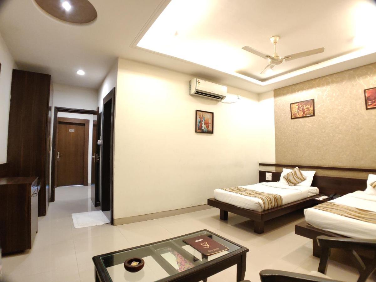 Hotel Shiv Vilas Bhopal Zewnętrze zdjęcie
