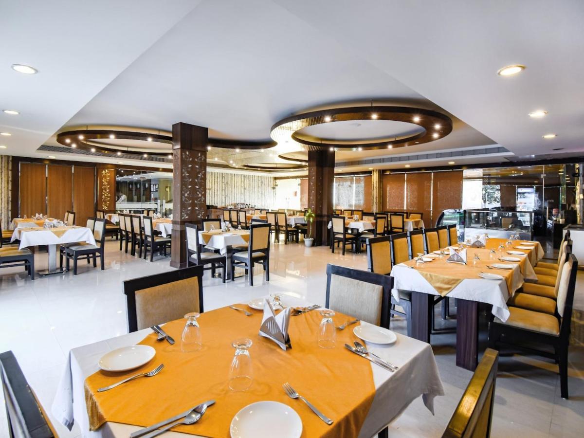 Hotel Shiv Vilas Bhopal Zewnętrze zdjęcie