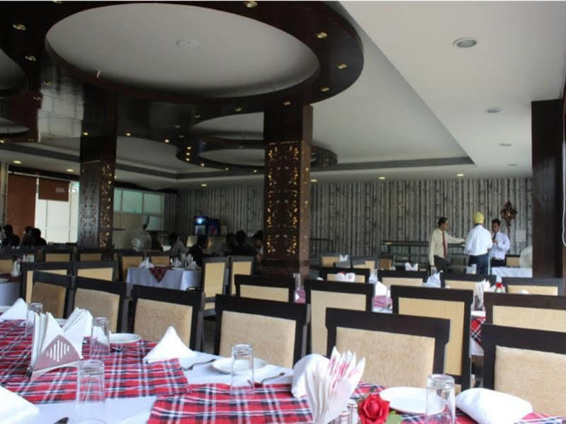 Hotel Shiv Vilas Bhopal Zewnętrze zdjęcie